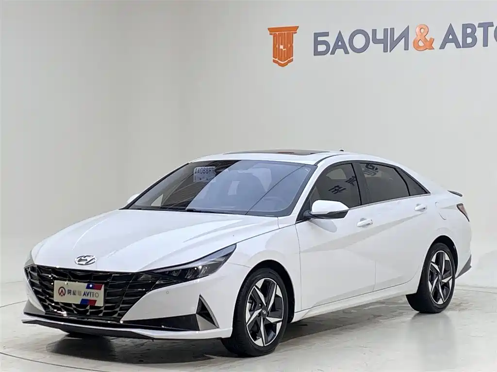 Hyundai Elantra 2023 — фото 1
