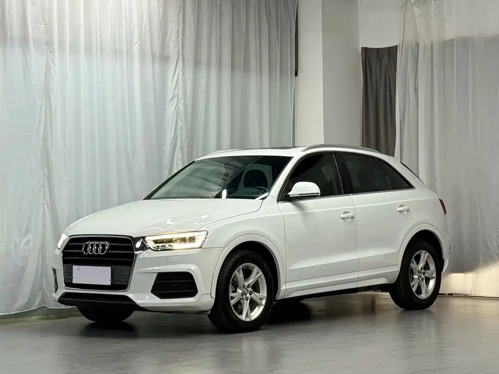 Audi Q3 2018 — фото 1