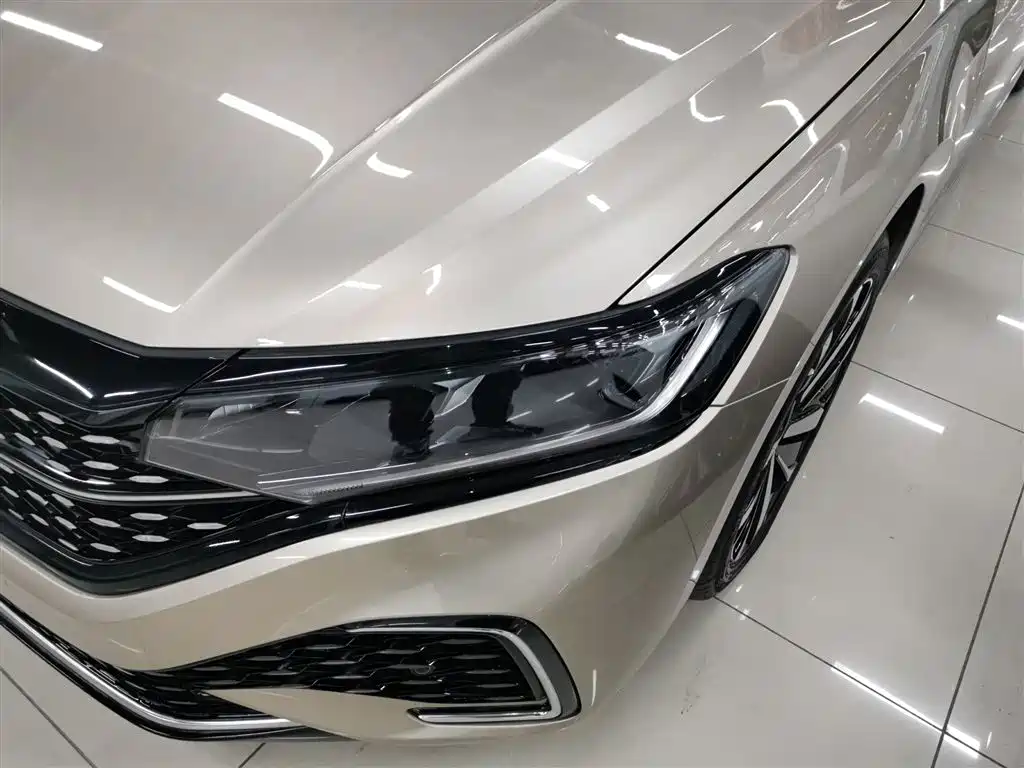 Volkswagen Passat 2022 — фото 24