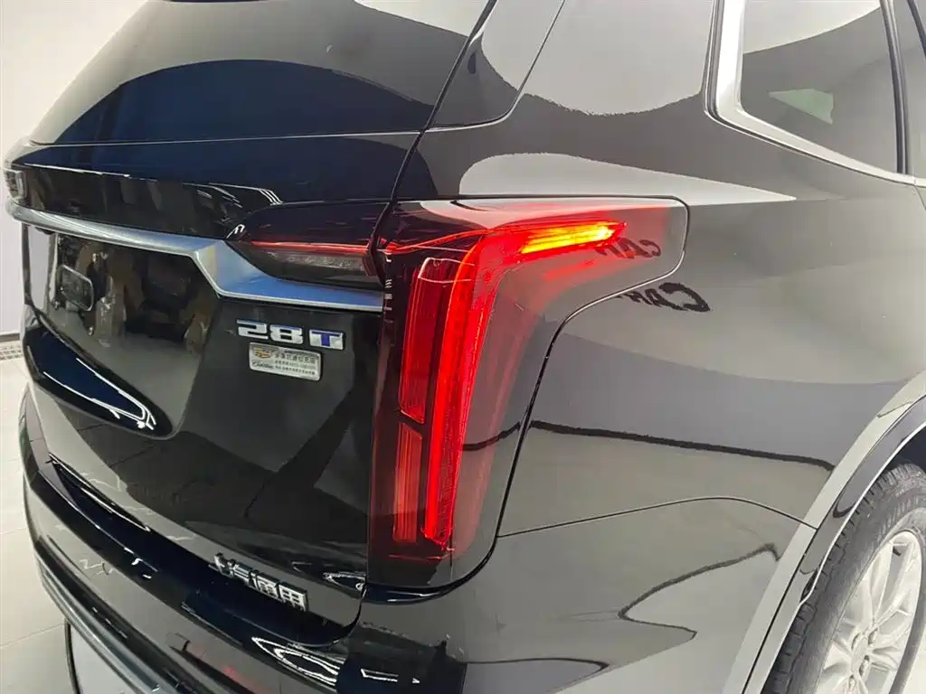Cadillac XT6 2021 — фото 11
