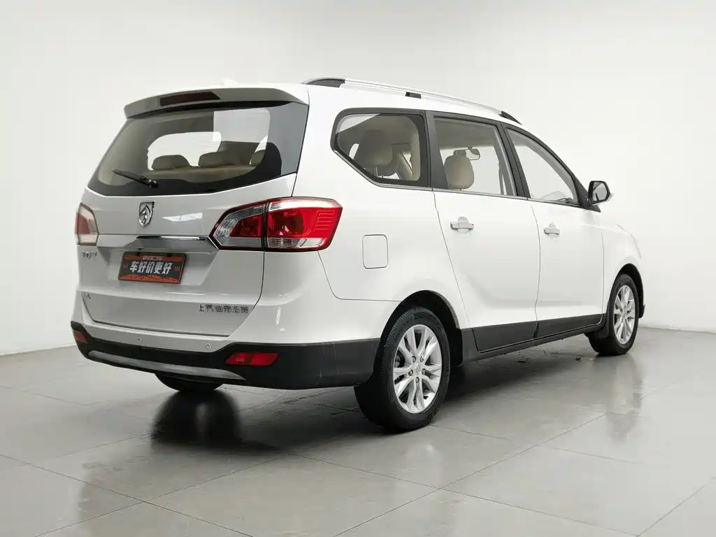 Baojun 730 2015