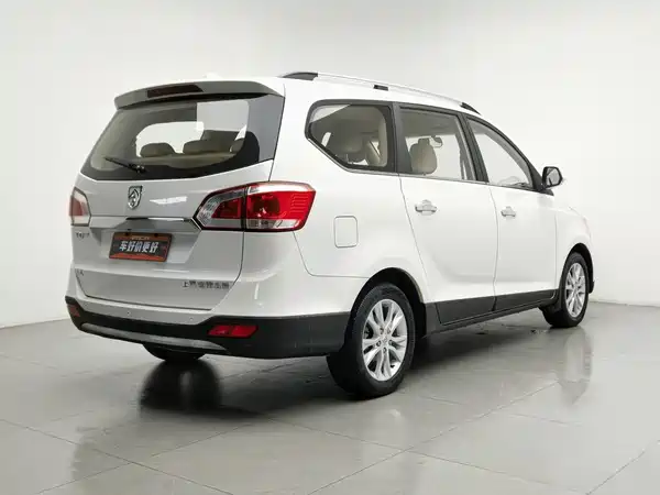 Baojun 730 2015