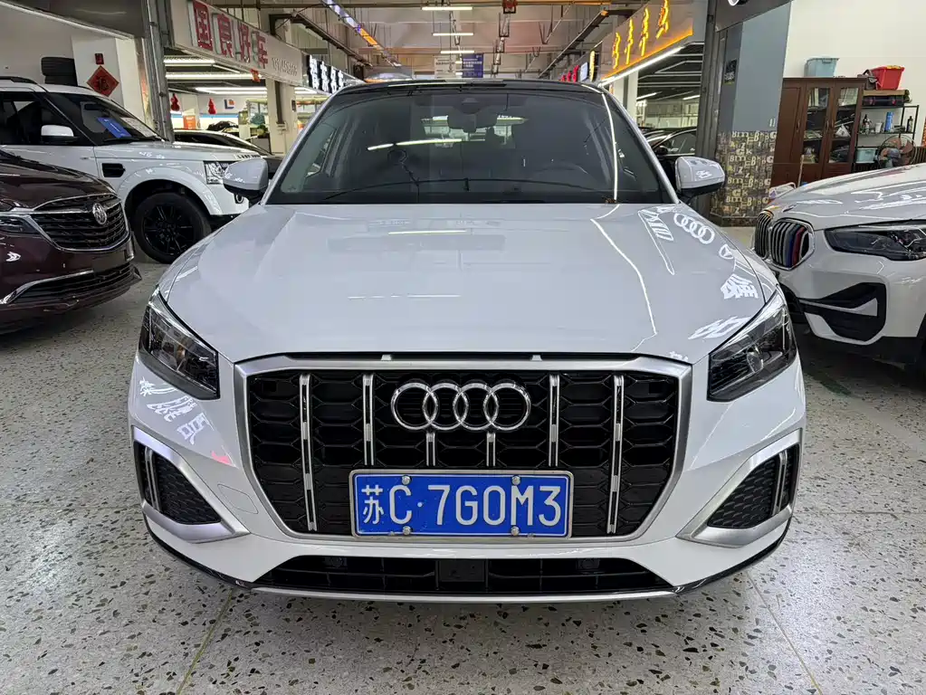 Audi Q2L 2023 — фото 2