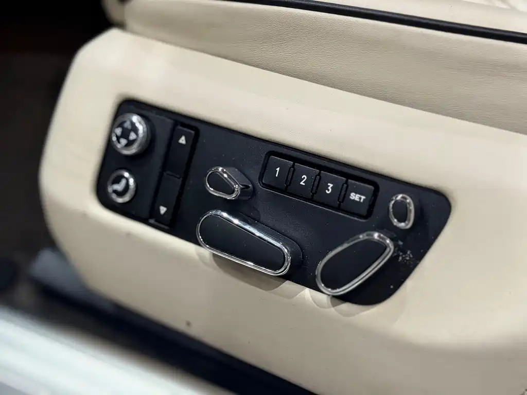 Bentley Flying Spur 2010 — фото 12