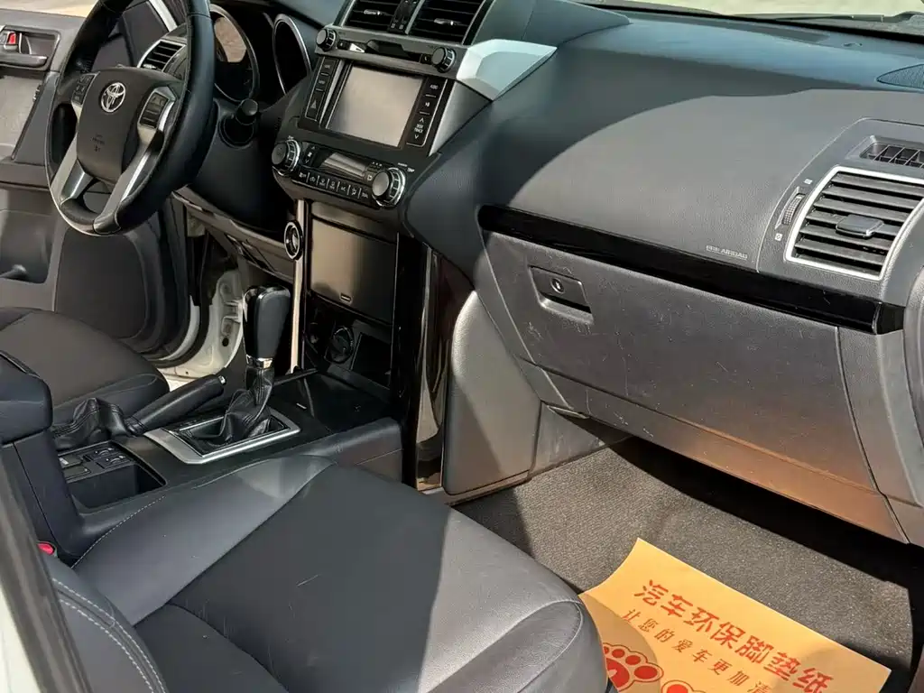 Toyota Prado 2017 — фото 12