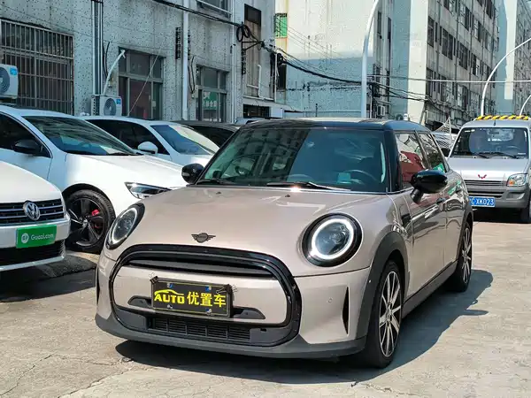 MINI MINI 2022