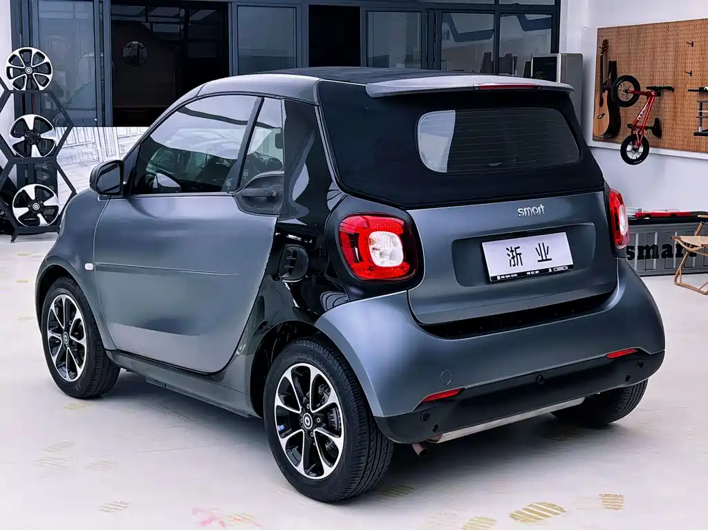 smart Fortwo 2017 — фото 14