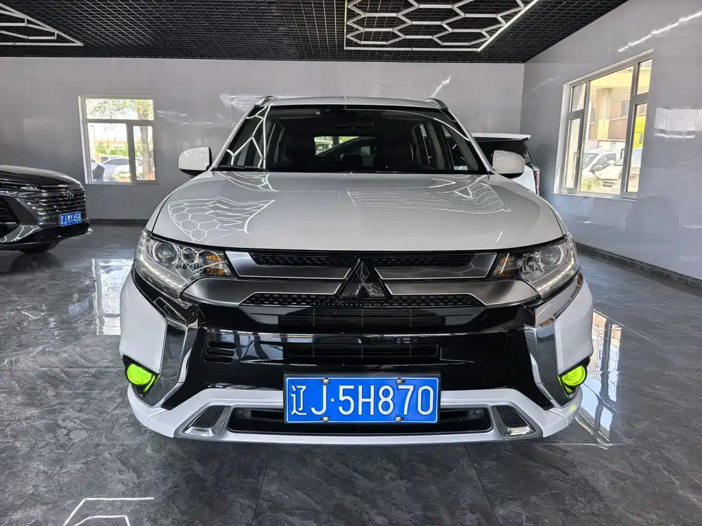 Mitsubishi Outlander 2022