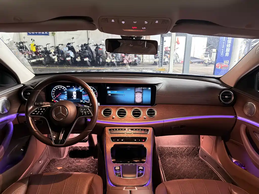 Mercedes-Benz E-Class 2023 — фото 6