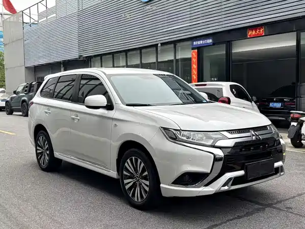 Mitsubishi Outlander 2021