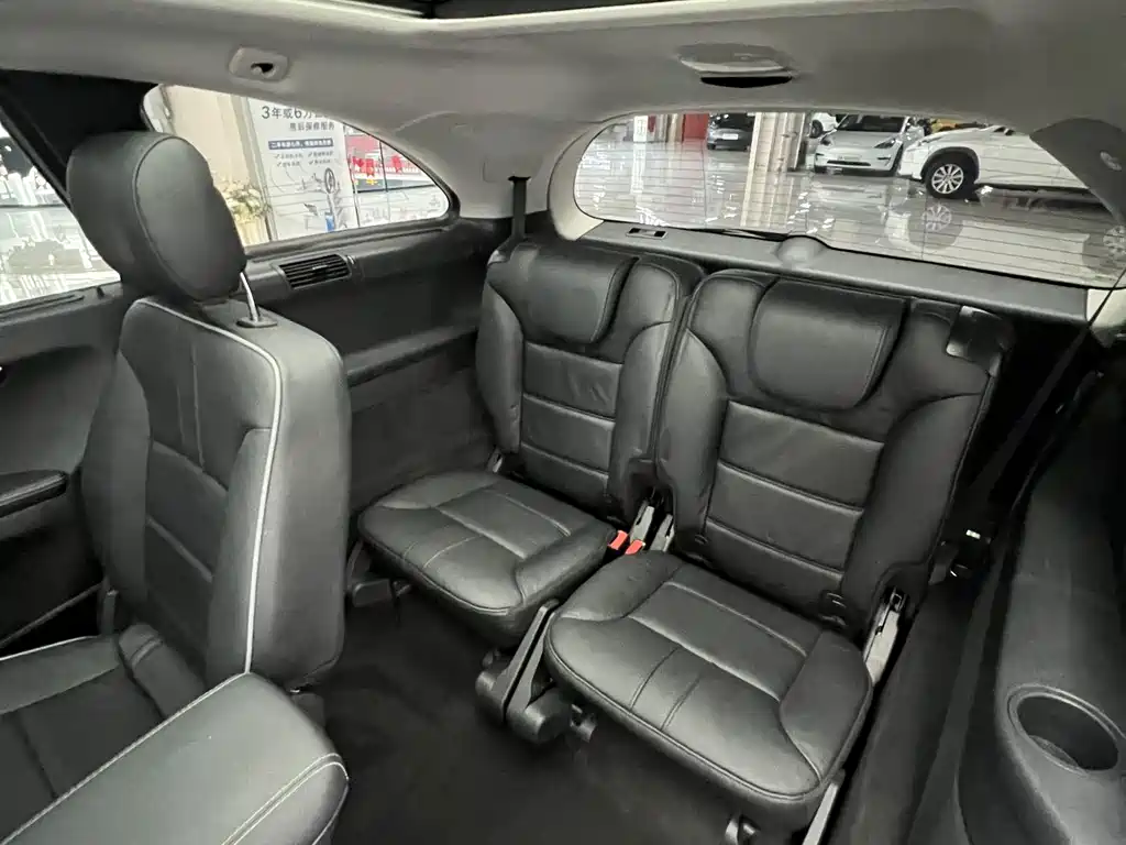Mercedes-Benz R-Class 2017 — фото 24