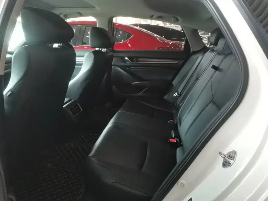 Honda Accord 2019 — фото 17