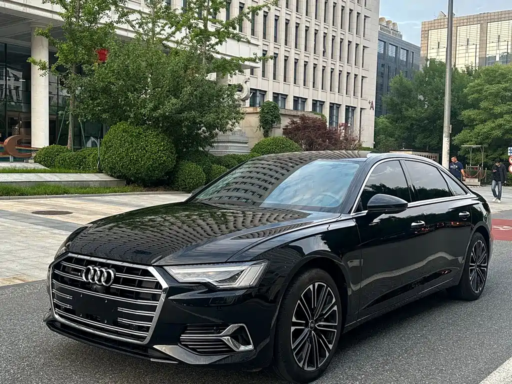 Audi A6L 2024 — фото 1