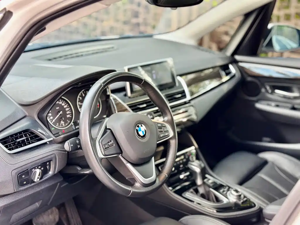 BMW 2 Series Station Wagon 2015 — фото 9