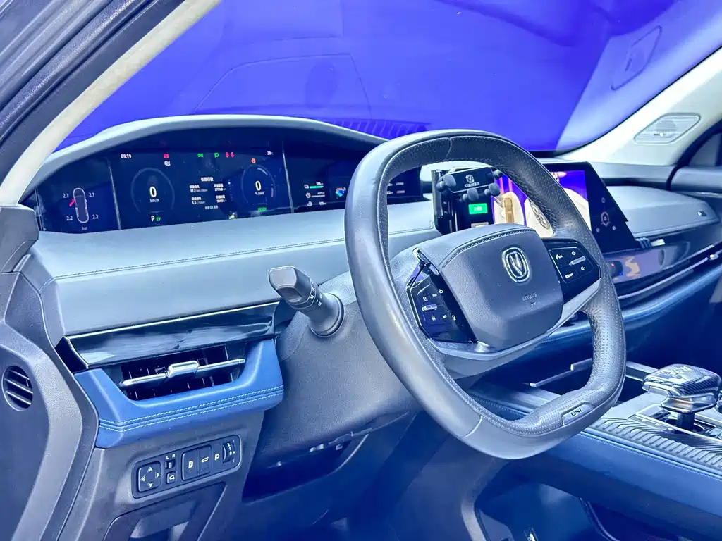 Changan UNI-K Smart Electronic Idd 2022 — фото 14