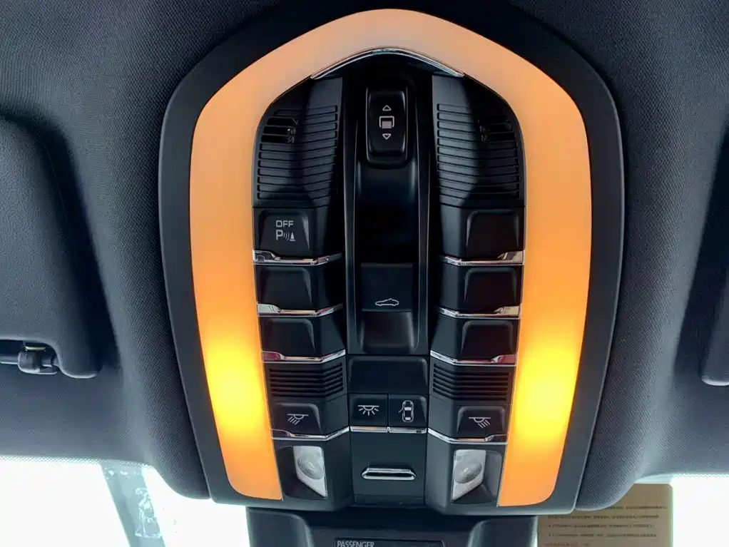 Porsche Macan 2020 — фото 27