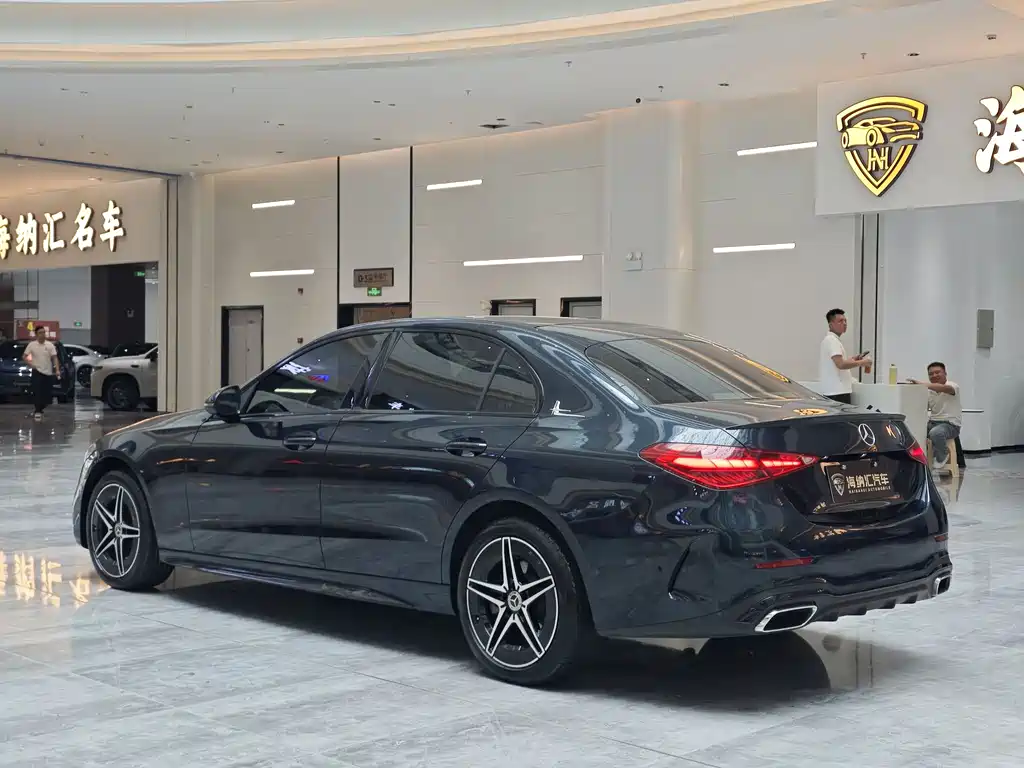 Mercedes-Benz C-Class 2024
