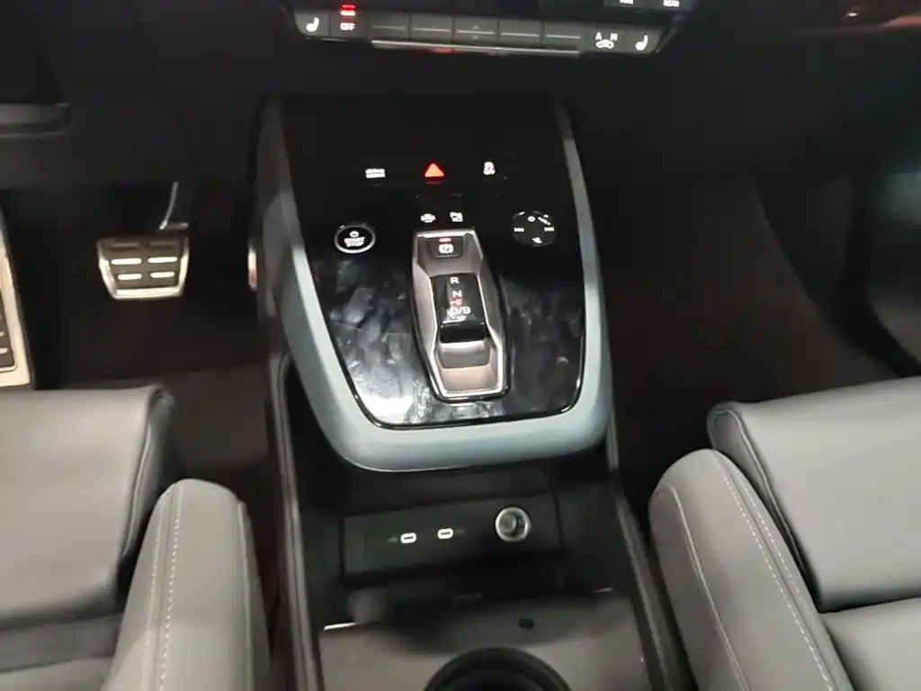 Audi Q5 e-tron 2025 — фото 14