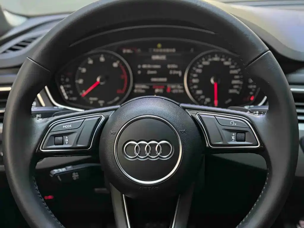 Audi A4L 2018 — фото 14