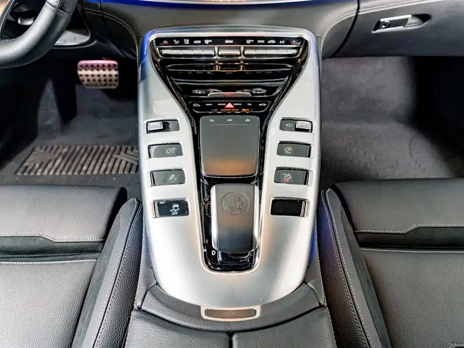 Mercedes-Benz AMG GT 2020 — фото 16