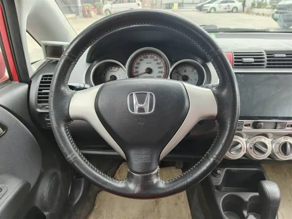 Honda Fit 2006 — фото 13