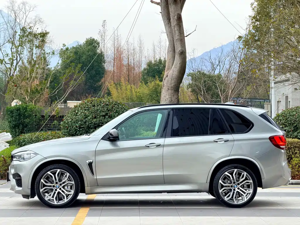 BMW X5 M 2015 — фото 38