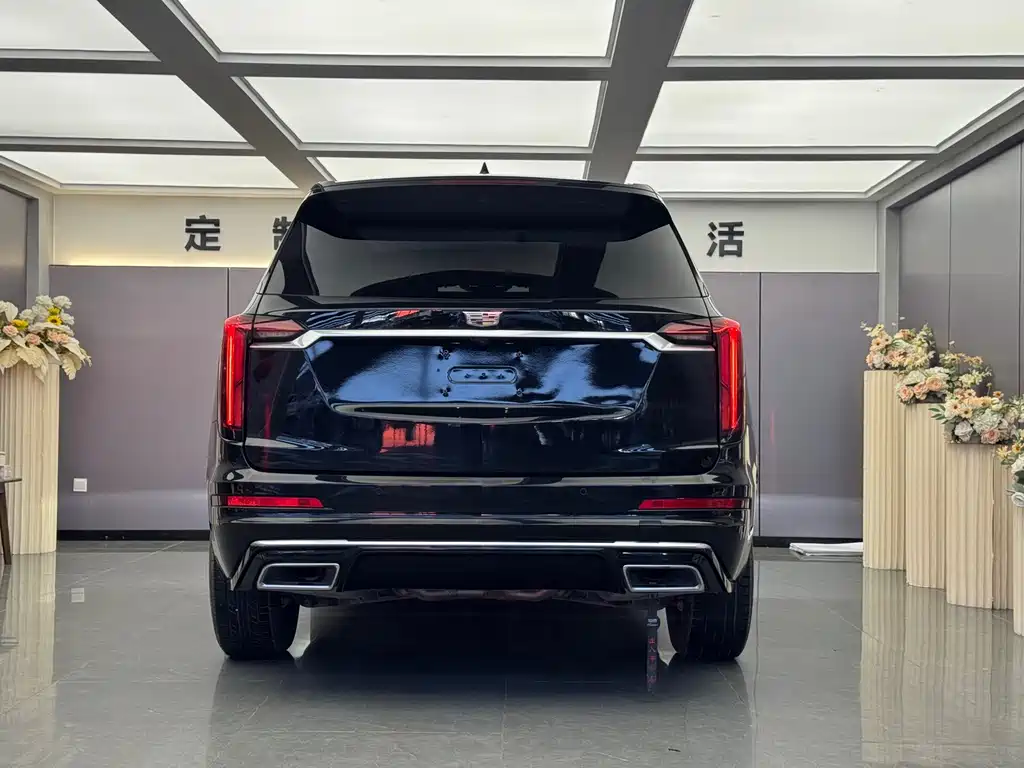 Cadillac XT6 2023 — фото 8
