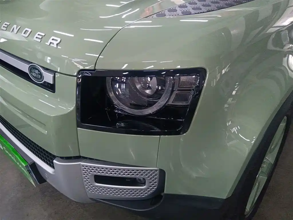 Land Rover Defender 2023 — фото 24