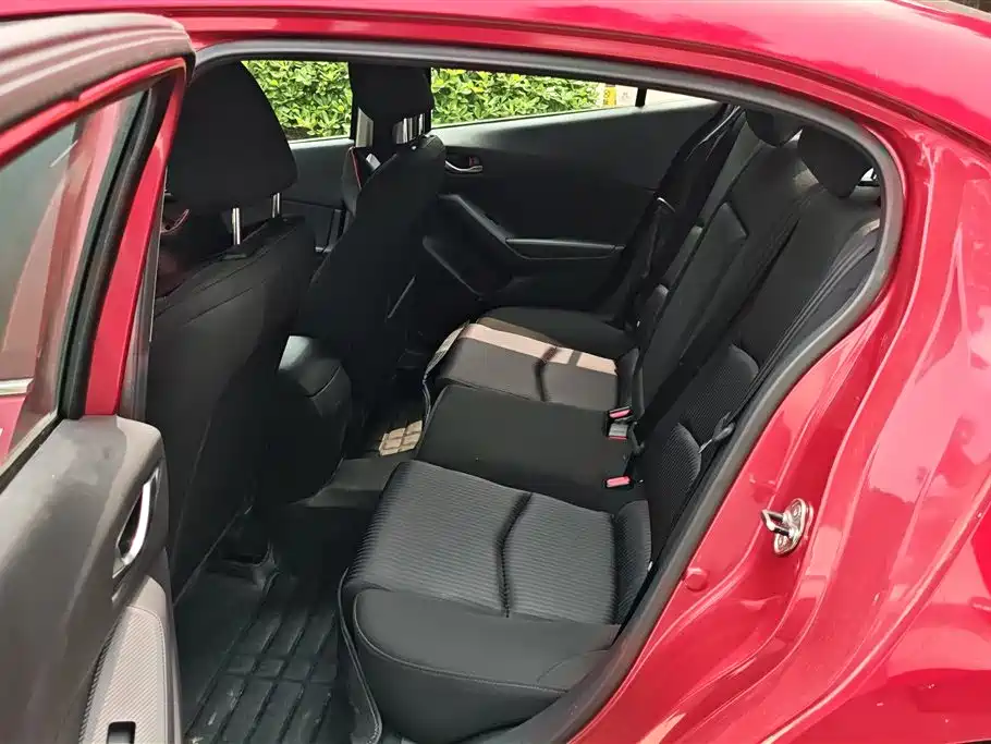 Mazda 3 Axela 2016 — фото 11