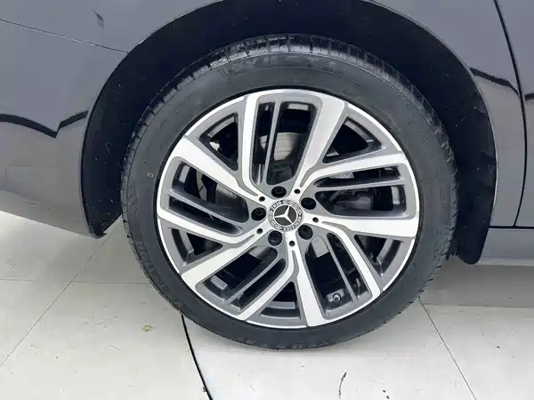 Mercedes-Benz E-Class 2025