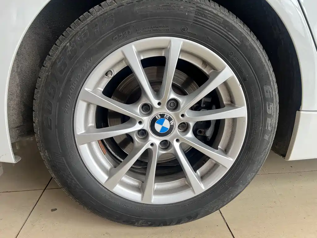 BMW 3 Series 2015 — фото 11