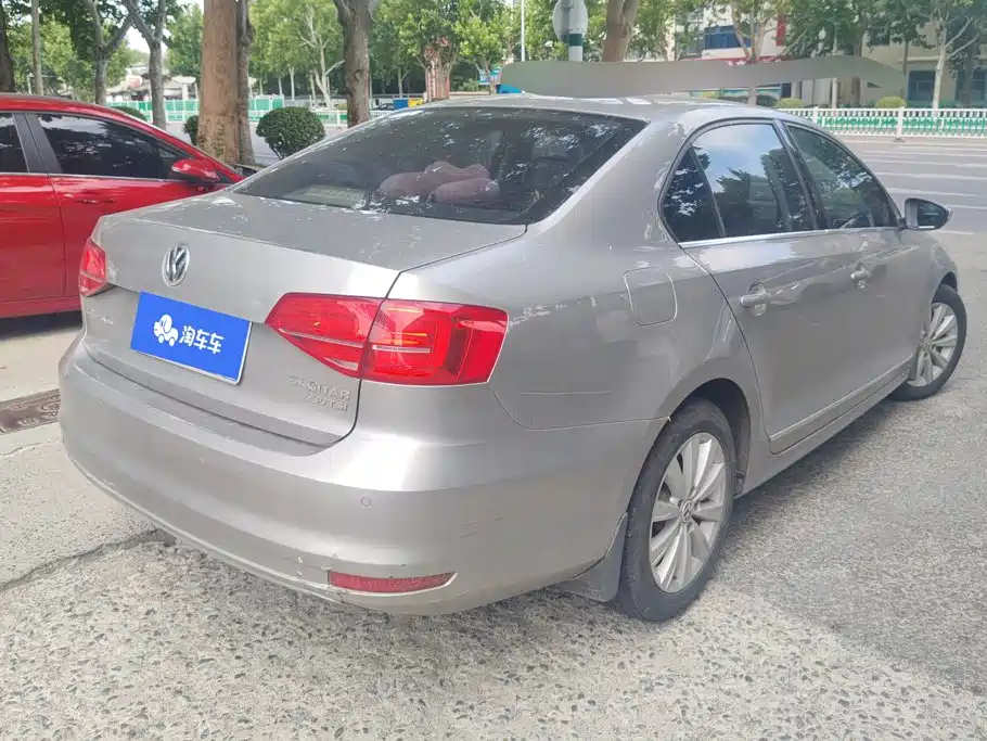 Volkswagen Sagitar 2015