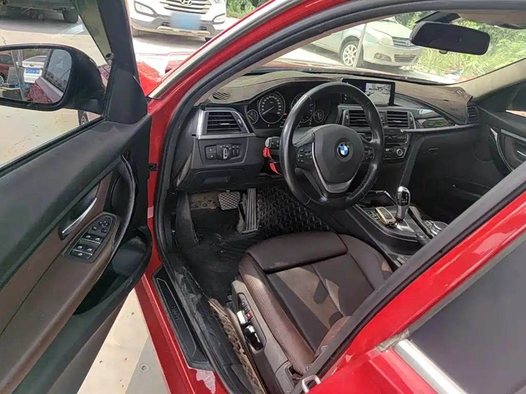 BMW 3 Series 2019 — фото 16