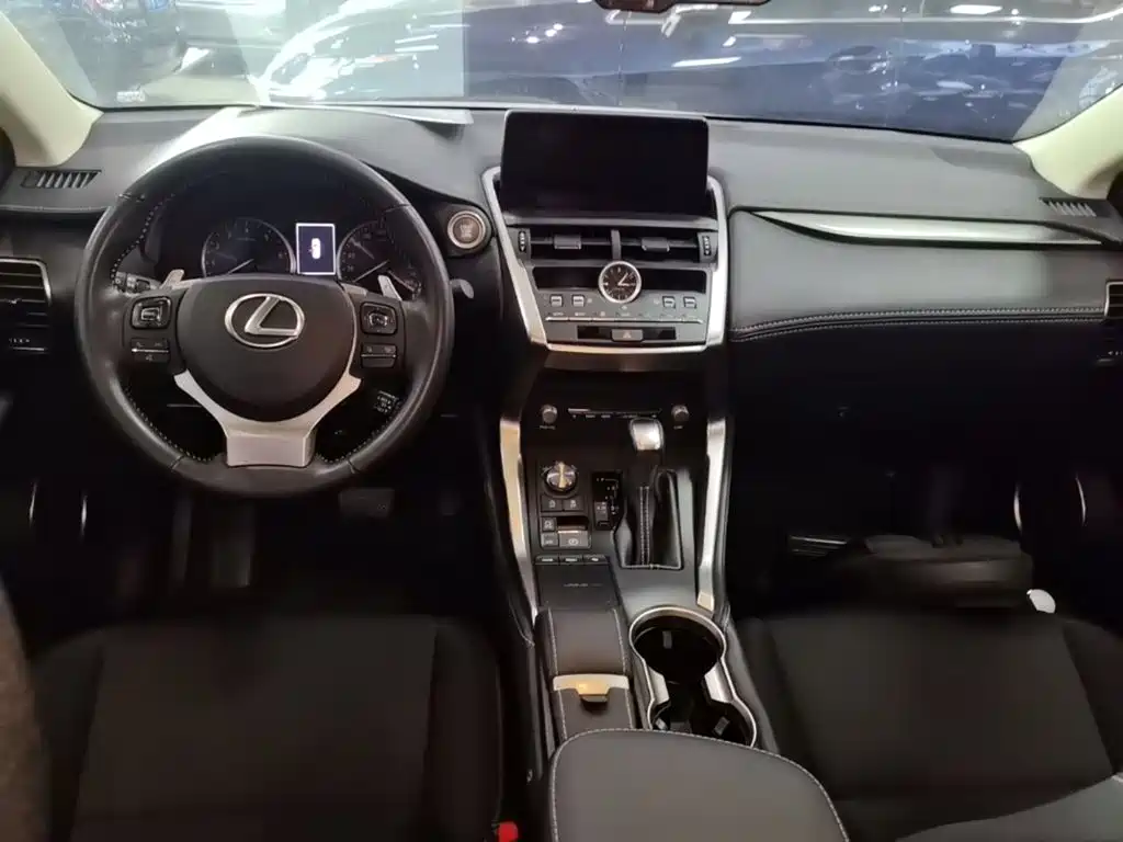 Lexus NX 2020 — фото 10
