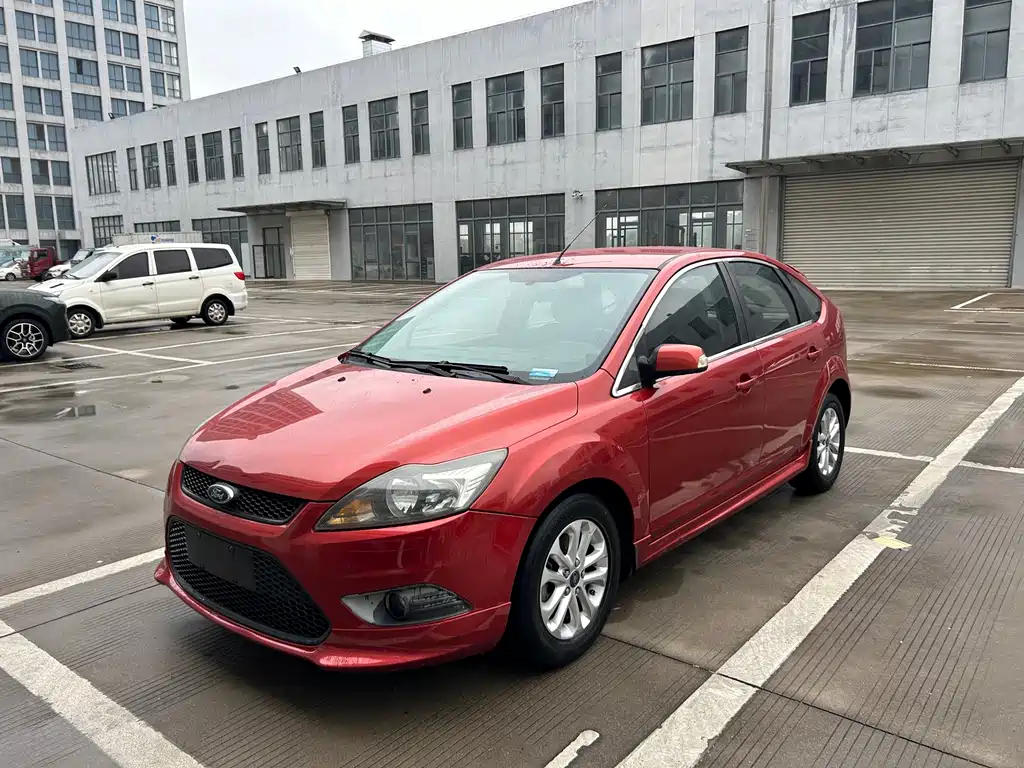 Ford Focus 2013 — фото 1
