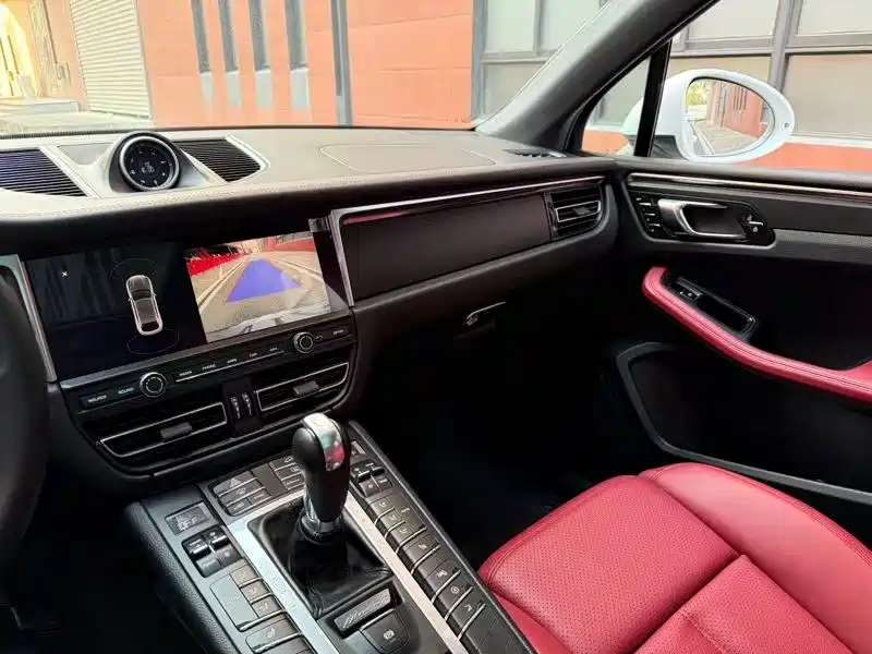 Porsche Macan 2019 — фото 15
