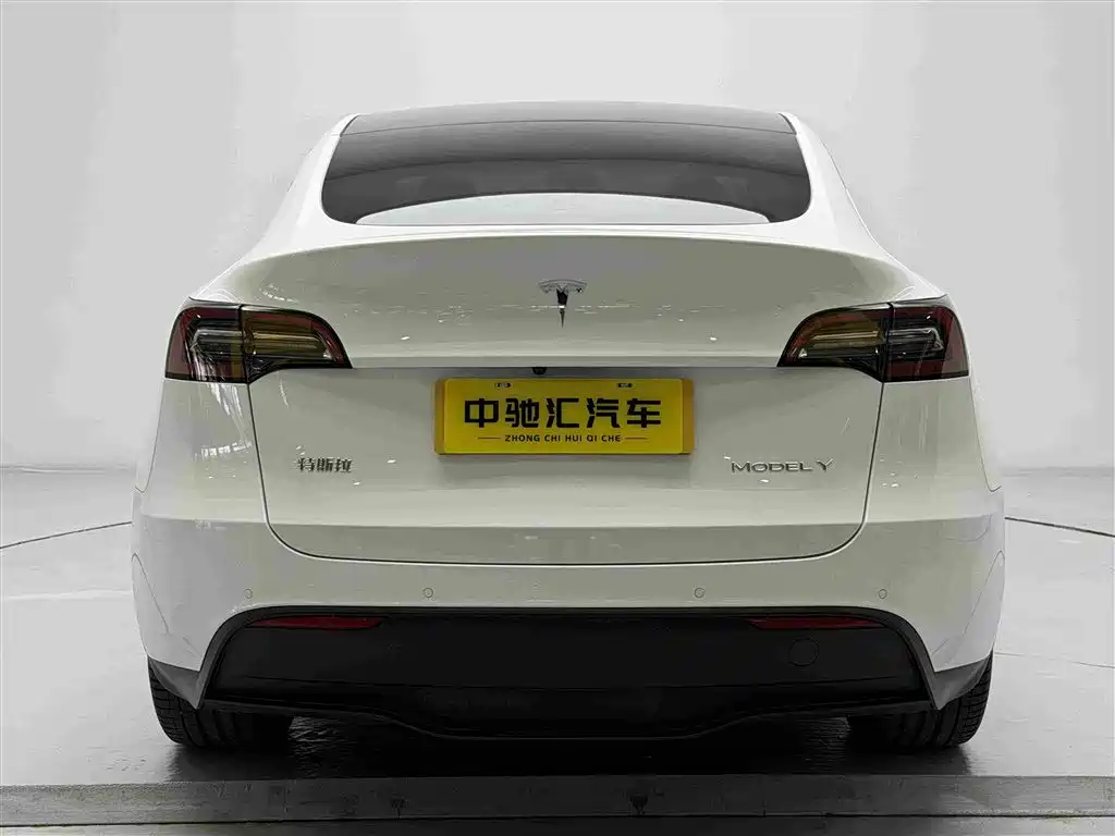 Tesla Model Y 2023 — фото 5