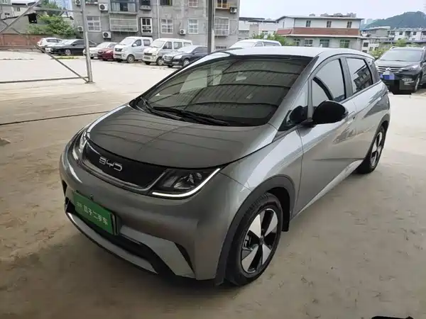 BYD Dolphin 2023