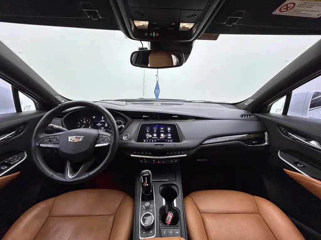 Cadillac XT4 2021 — фото 10