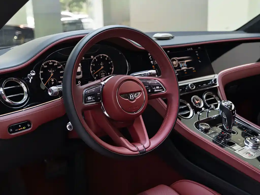 Bentley Continental 2022 — фото 9