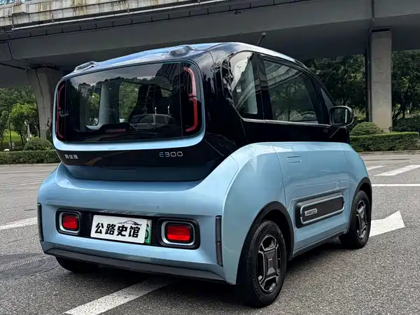Baojun E300 2020