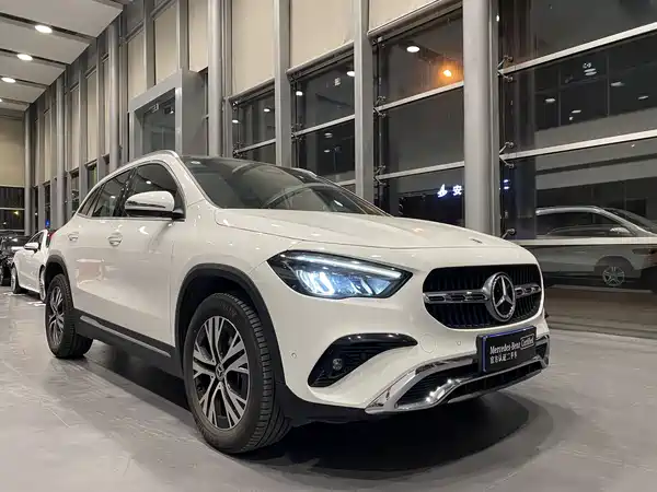 Mercedes-Benz GLA 2024