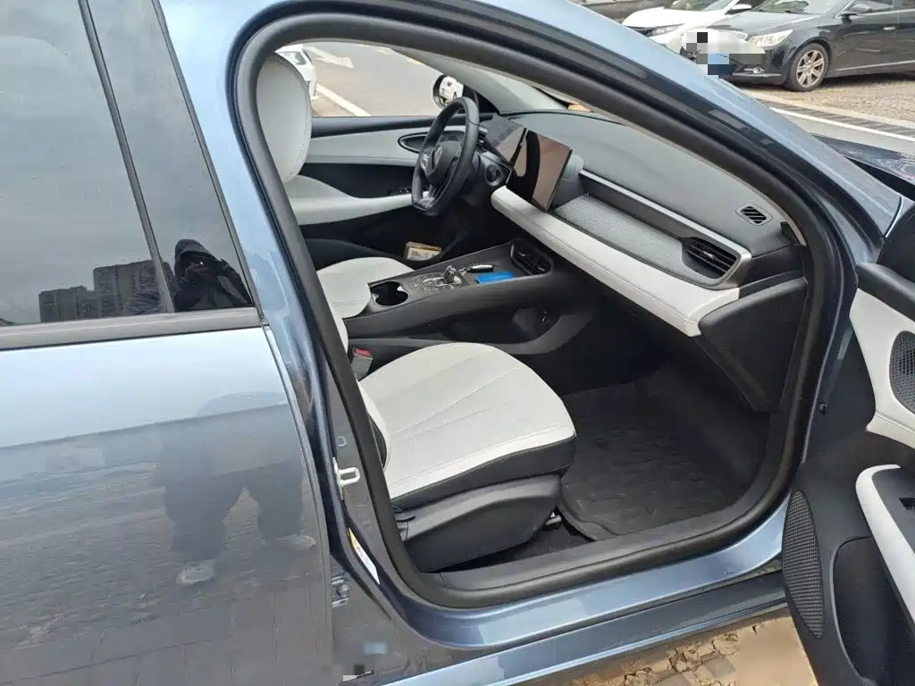 BYD Seal 05 DM-i 2025 — фото 20