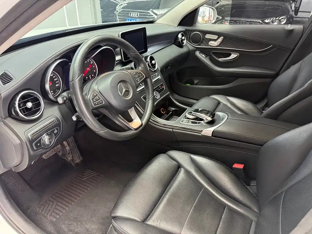 Mercedes-Benz C-Class 2018 — фото 9