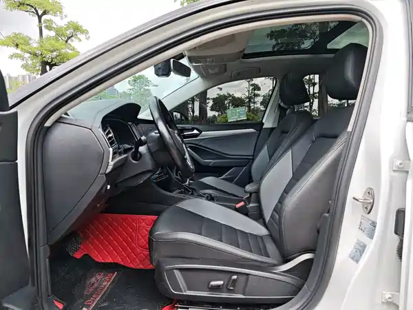 Volkswagen Sagitar 2020