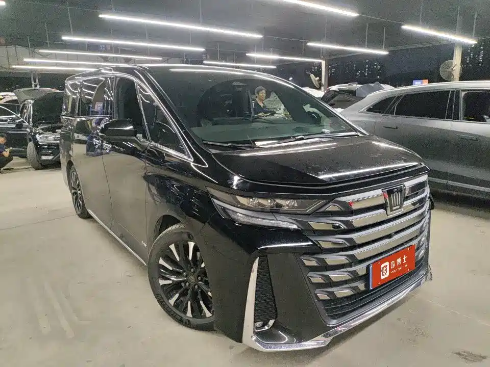 Toyota Vellfire 2025 — фото 13