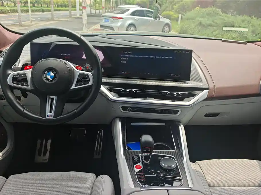 BMW XM 2025 — фото 12