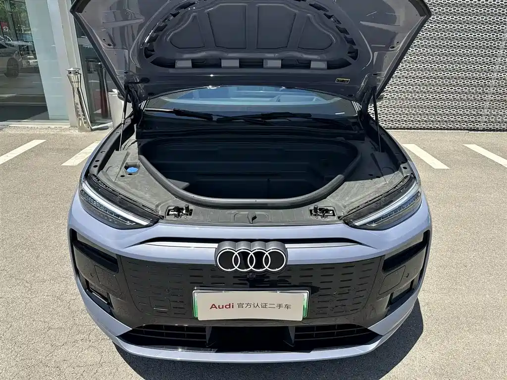 Audi Q6L e-tron 2025 — фото 9