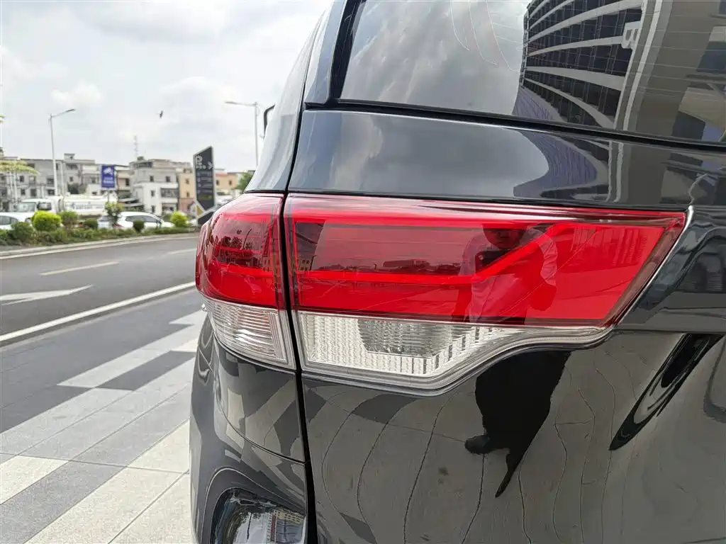 Toyota Highlander 2020 — фото 15