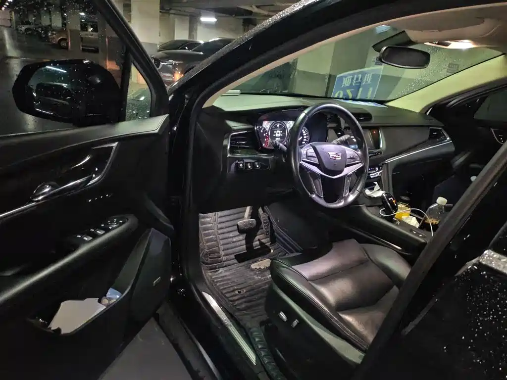 Cadillac XT5 2018 — фото 14
